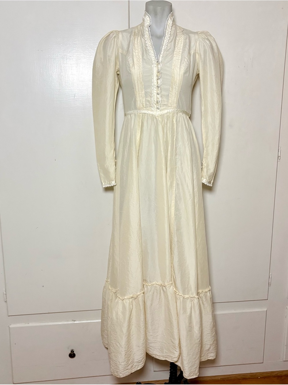 Vintage 80s Jessica McClintock Ivory Victorian Revival Prairie Long Sleeve Dress